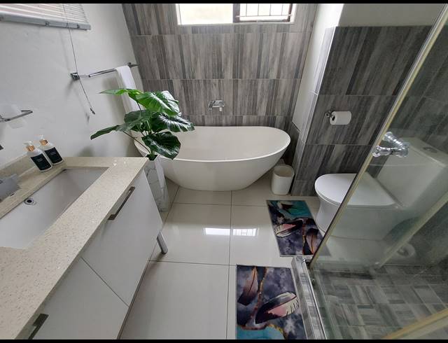 1 BEDROOM APARTMENT BLOCK FOR SALE IN BISLEY